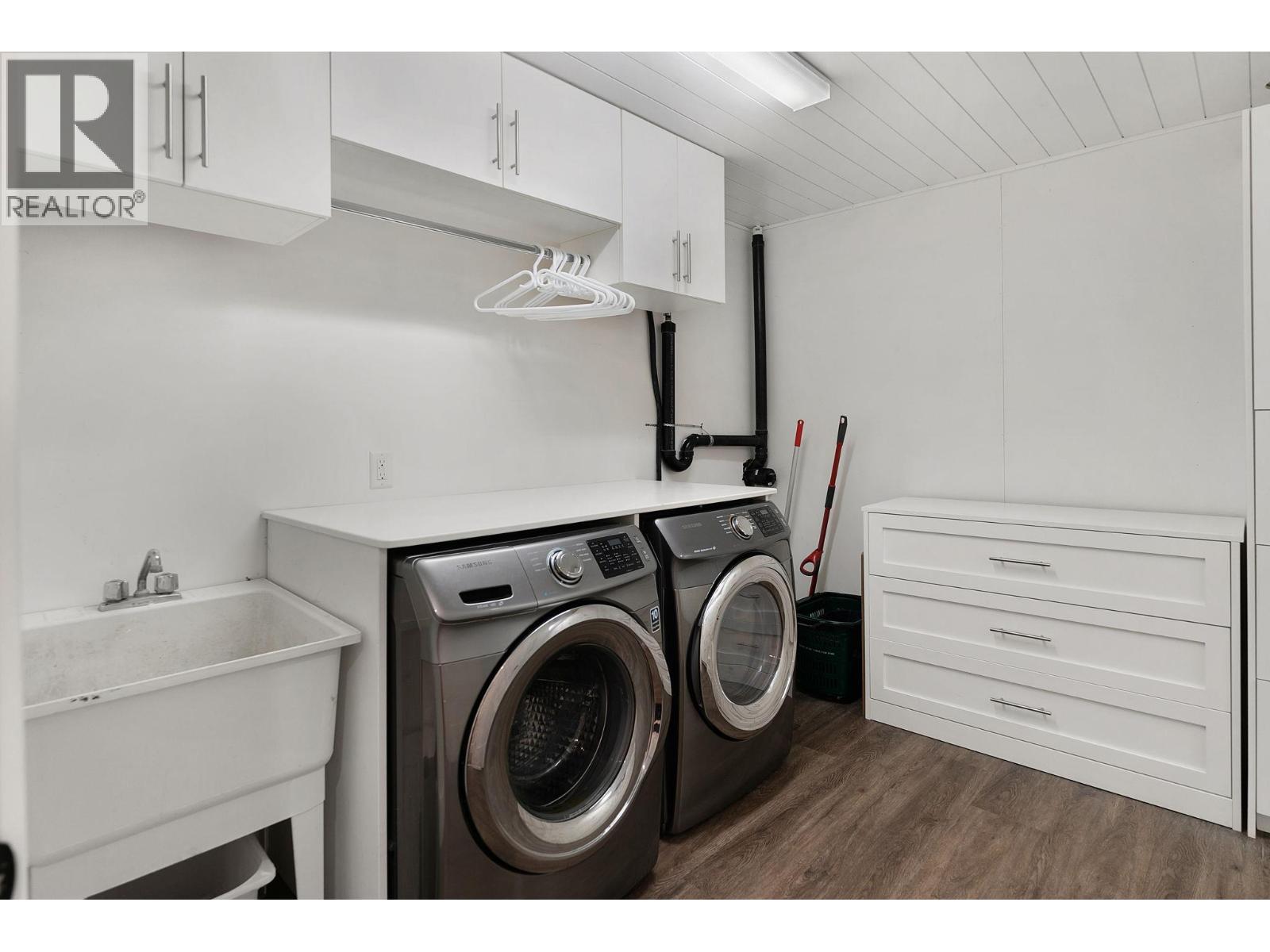 Laundry Room - 4110 Lakeshore Road, Kelowna, BC - Indoor Photo Showing Laundry Room