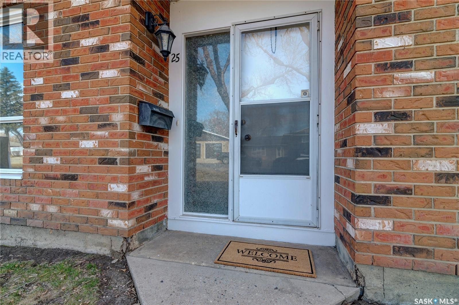 25 Spruceview Road, Regina, SK - Outdoor With Exterior