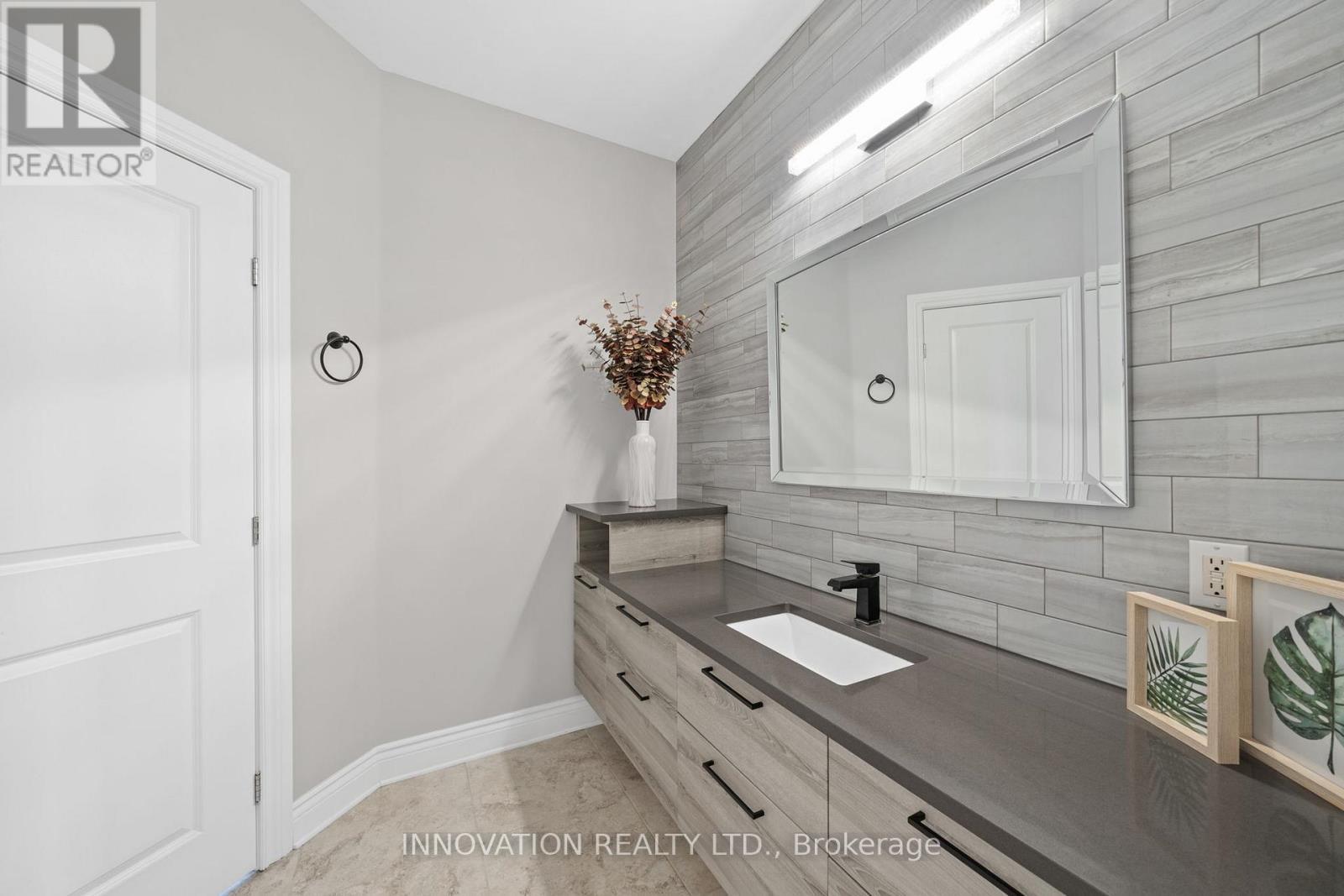 6635 Old Forest Drive, Ottawa, ON - Indoor Photo Showing Bathroom