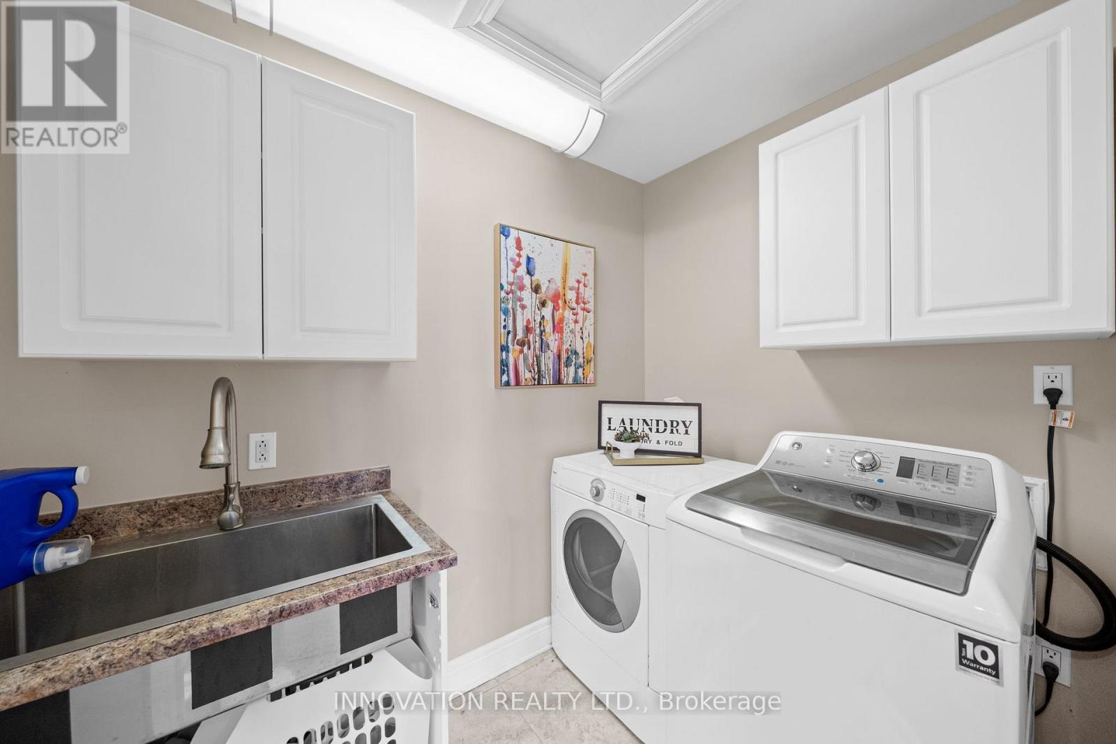6635 Old Forest Drive, Ottawa, ON - Indoor Photo Showing Laundry Room