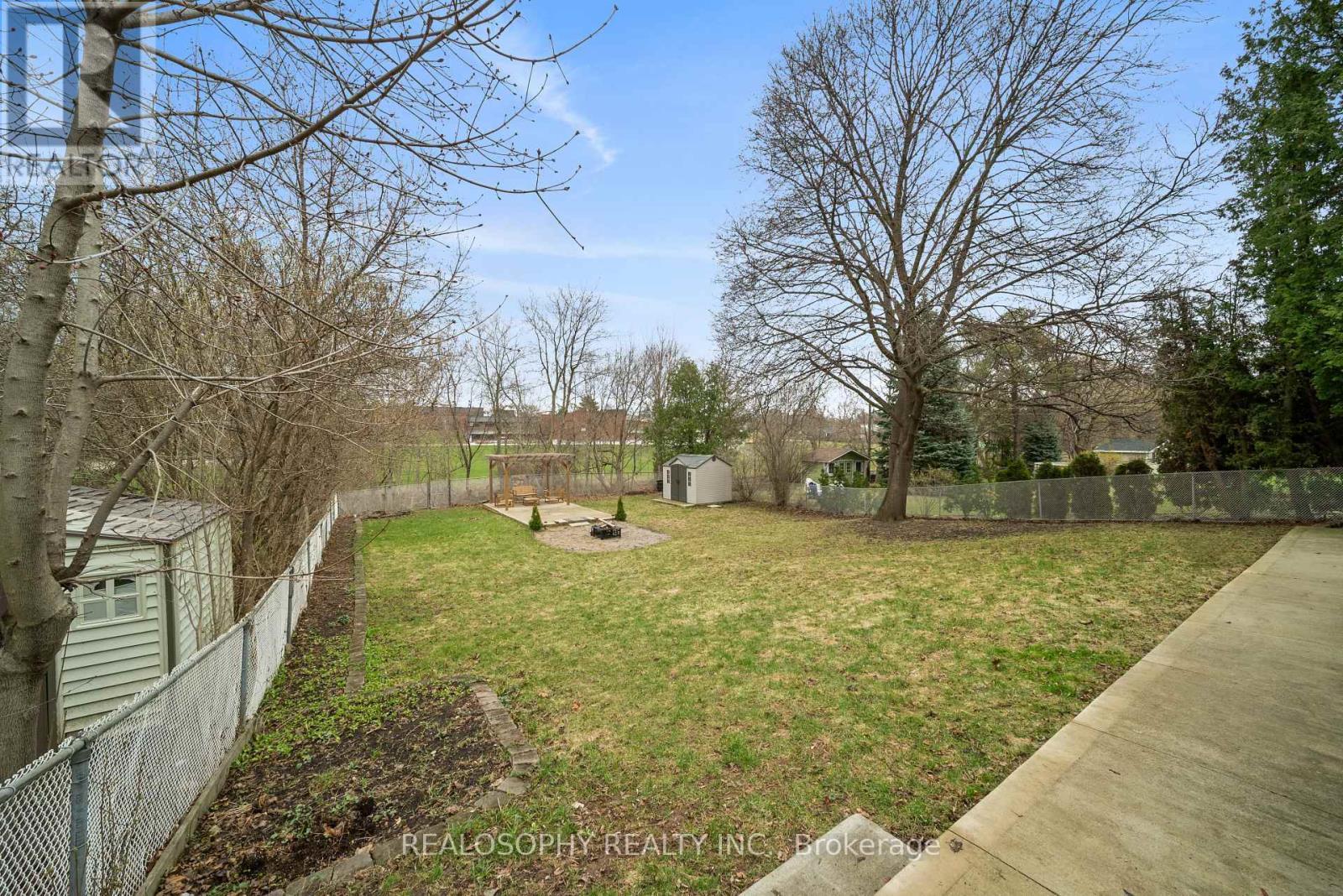 Yard - 17 Pioneer Drive, Mississauga, ON