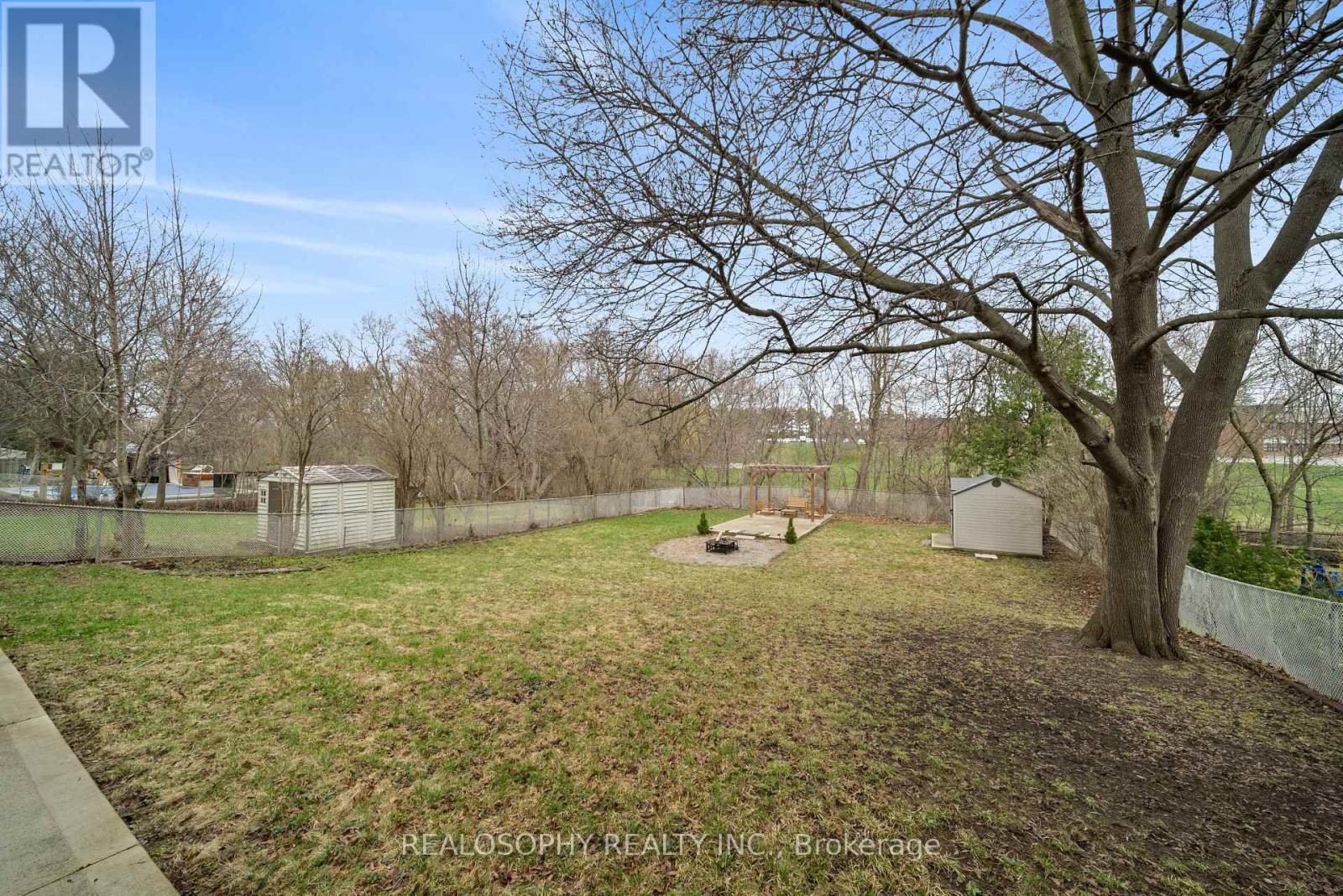 Yard - 17 Pioneer Drive, Mississauga, ON