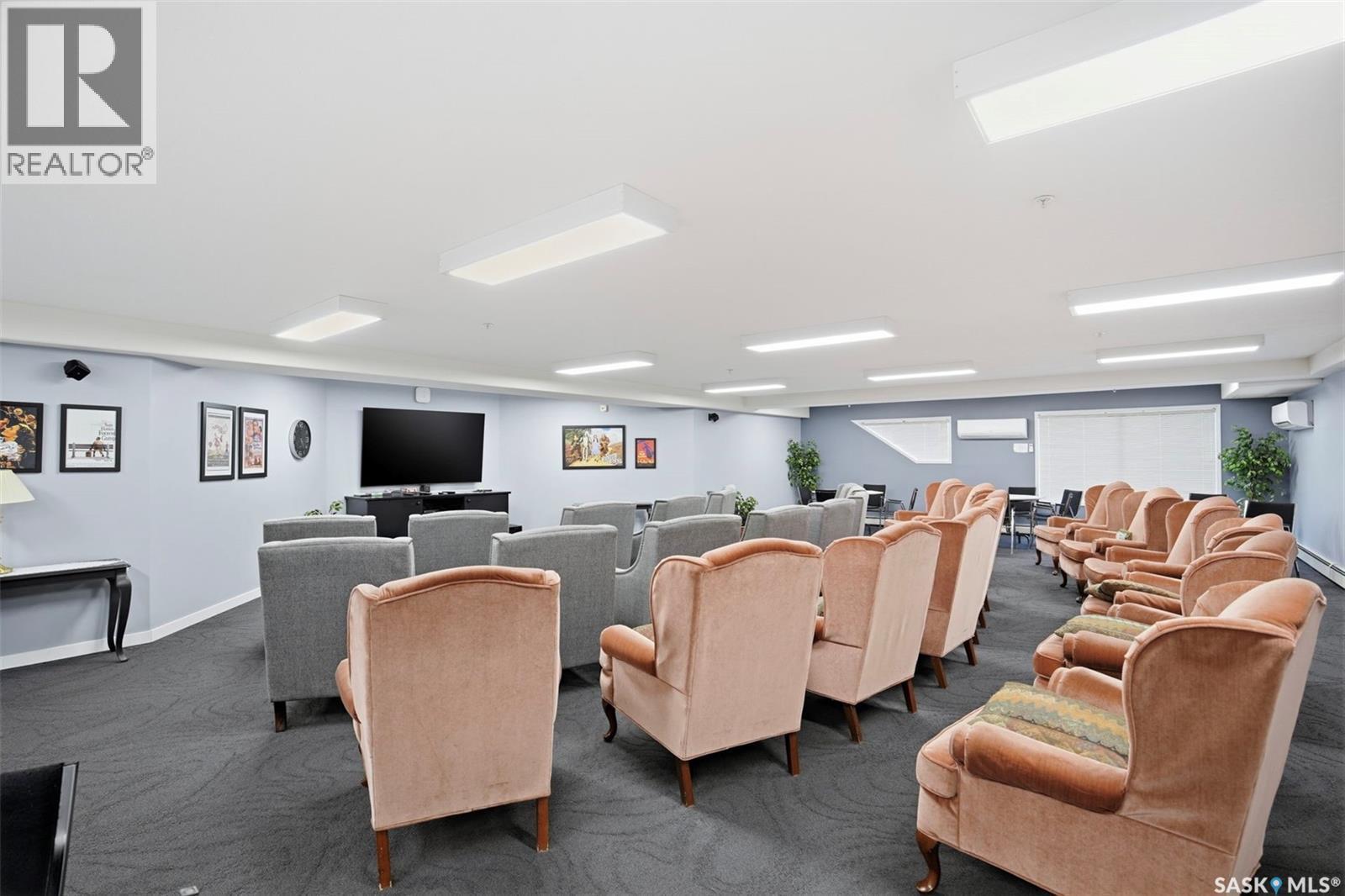 432 325 Keevil Crescent, Saskatoon, SK - Indoor