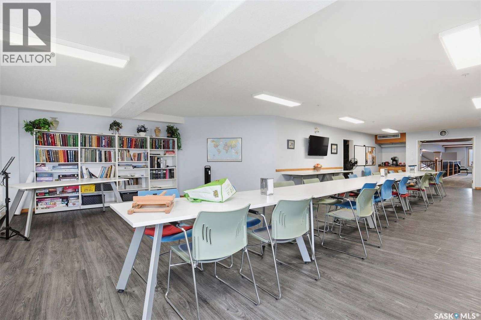 432 325 Keevil Crescent, Saskatoon, SK - Indoor Photo Showing Dining Room