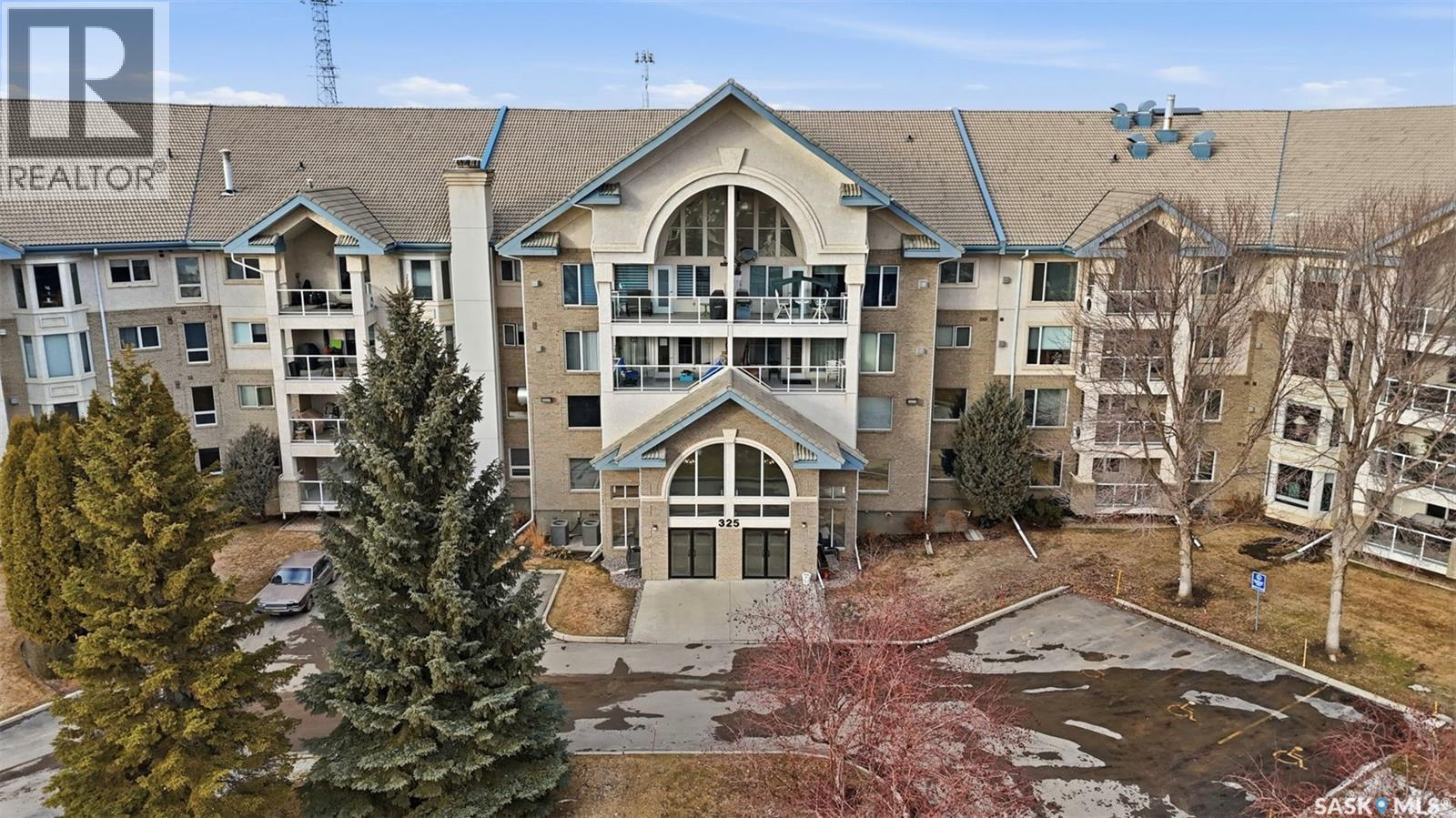 432 325 Keevil Crescent, Saskatoon, SK - Outdoor With Facade