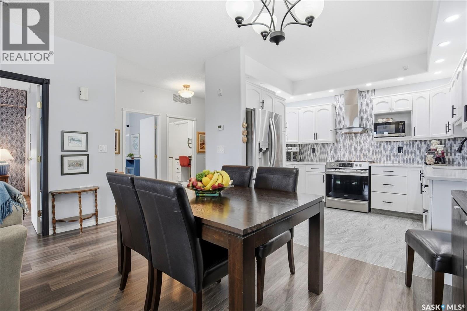 432 325 Keevil Crescent, Saskatoon, SK - Indoor