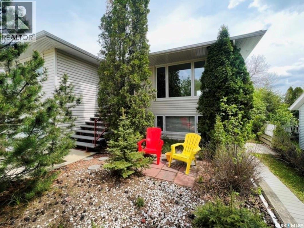 451 3Rd Avenue Nw, Swift Current, SK - Outdoor