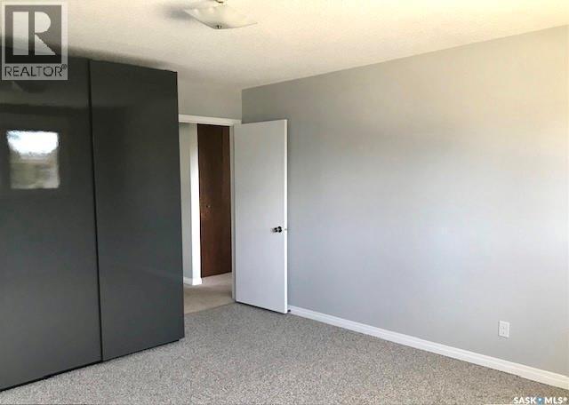 451 3Rd Avenue Nw, Swift Current, SK - Indoor Photo Showing Other Room