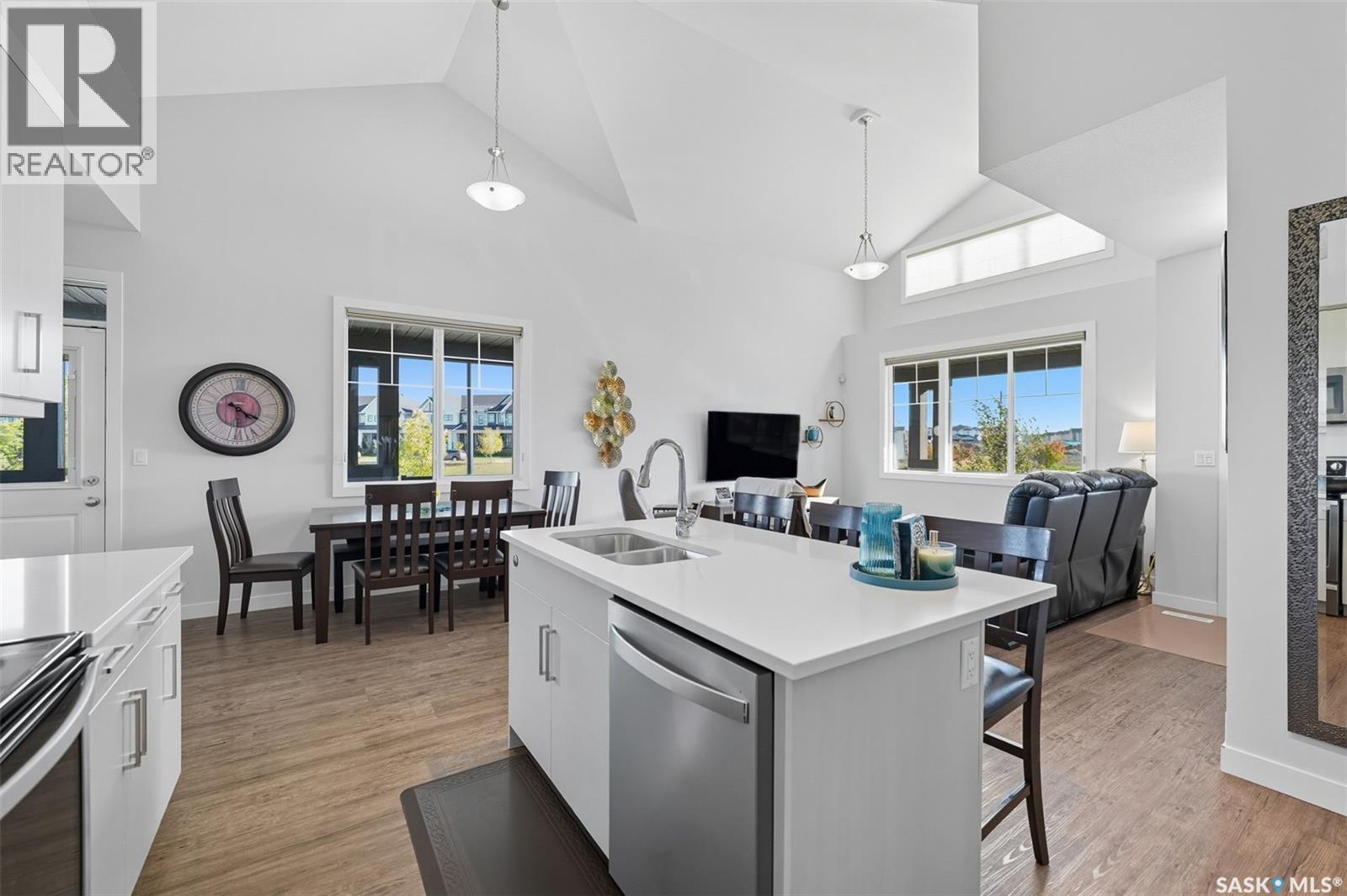 687 Secord Bend, Saskatoon, SK - Indoor Photo Showing Kitchen With Double Sink