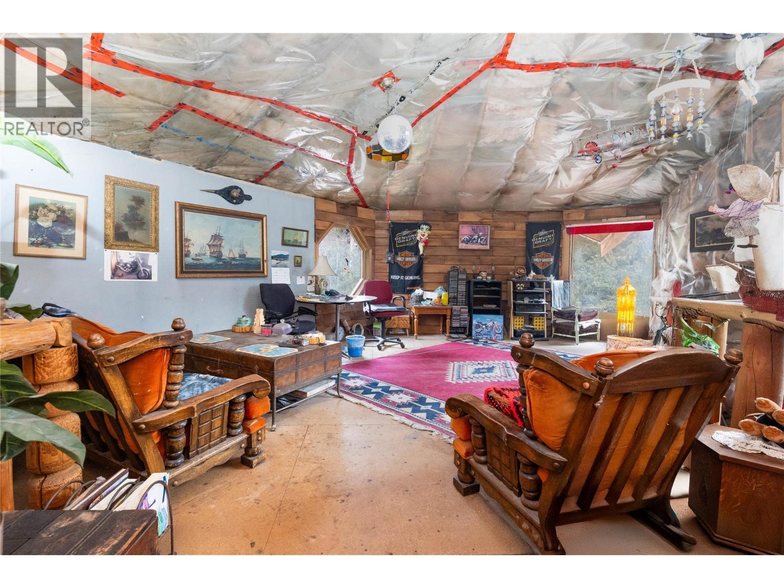 2410 Trinity Valley Road, Enderby, BC - Indoor With Fireplace