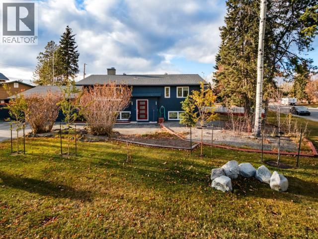 68 Klondike Road, Whitehorse, YT - Outdoor
