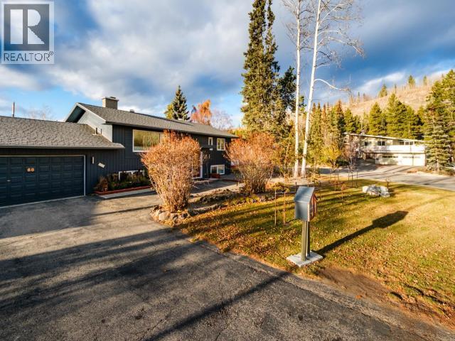 68 Klondike Road, Whitehorse, YT - Outdoor