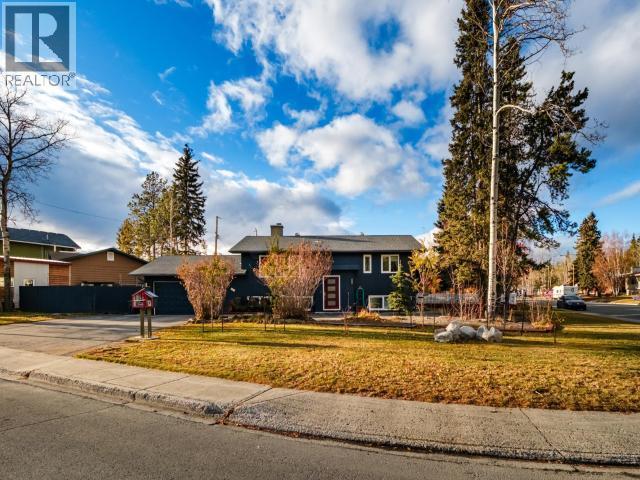 68 Klondike Road, Whitehorse, YT - Outdoor