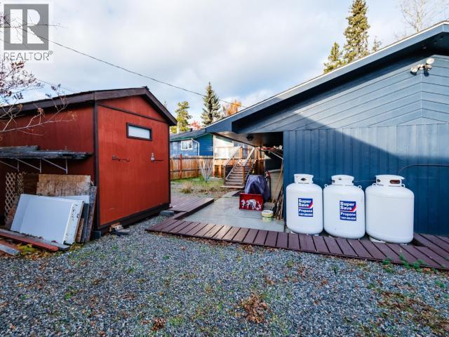 68 Klondike Road, Whitehorse, YT - Outdoor
