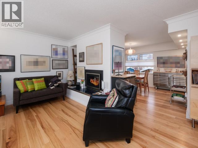 68 Klondike Road, Whitehorse, YT - Indoor Photo Showing Living Room With Fireplace