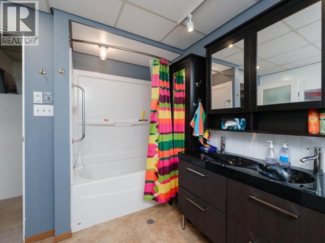 68 Klondike Road, Whitehorse, YT - Indoor