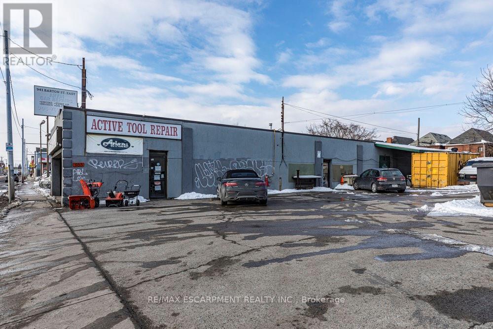 955 Barton Street E, Hamilton, ON