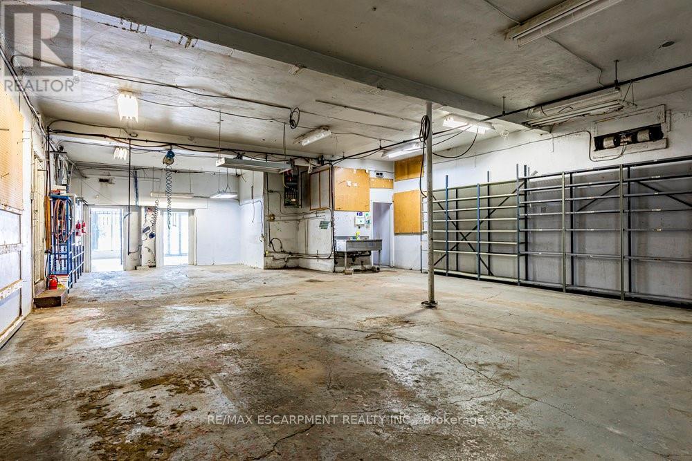 955 Barton Street E, Hamilton, ON