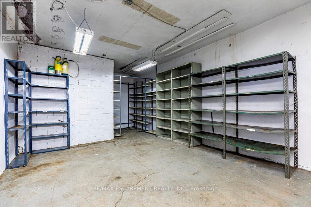 955 Barton Street E, Hamilton, ON