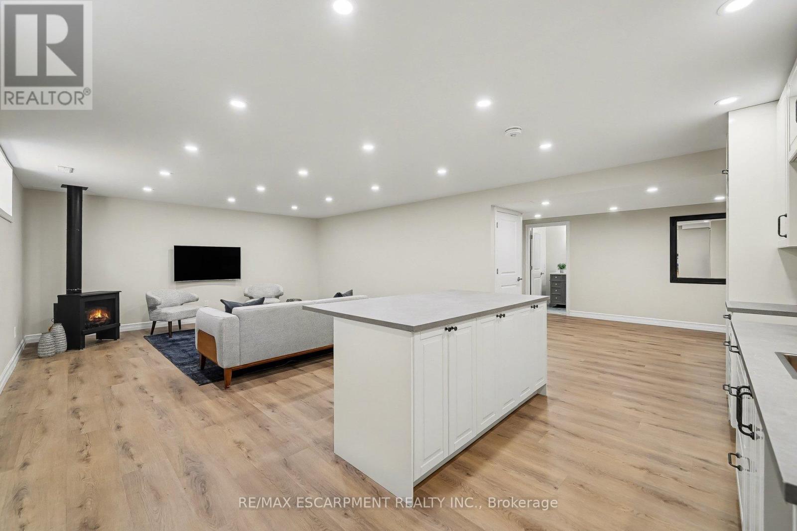 7 Senators Gate Drive, Perth, ON - Indoor