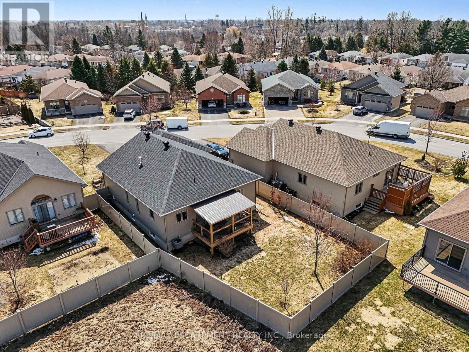 7 Senators Gate Drive, Perth, ON - Outdoor