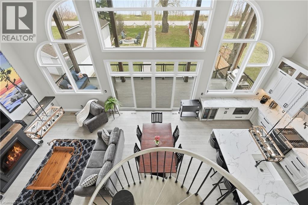 207 Beach Boulevard, Hamilton, ON - Photo Showing Other Room