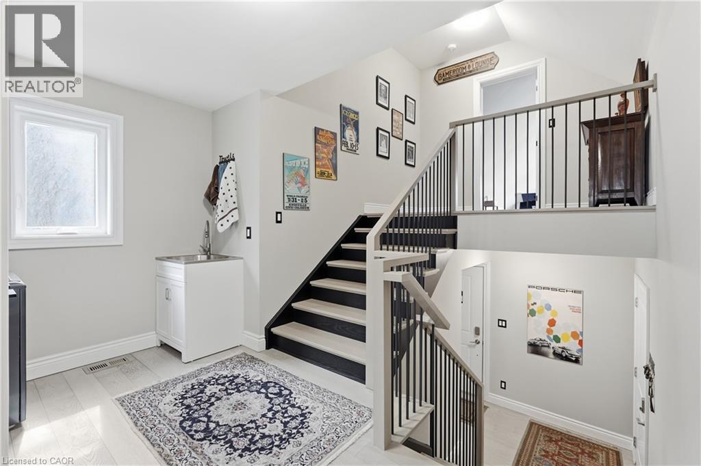 207 Beach Boulevard, Hamilton, ON - Indoor Photo Showing Other Room