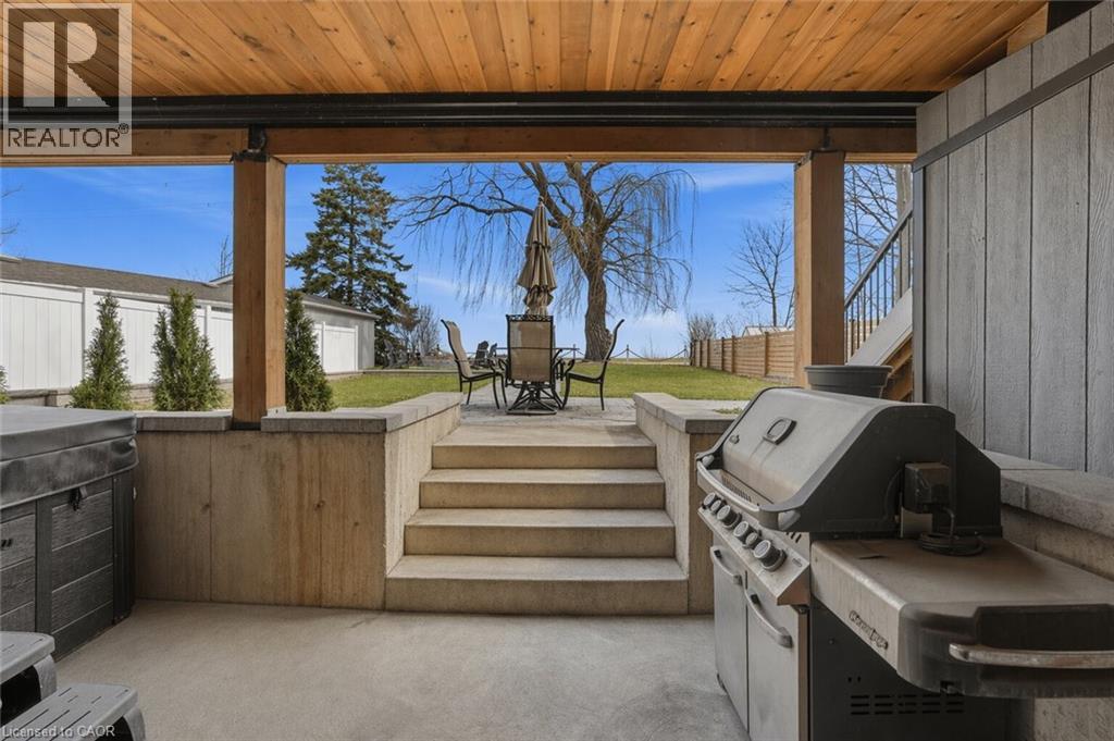 207 Beach Boulevard, Hamilton, ON - With Exterior