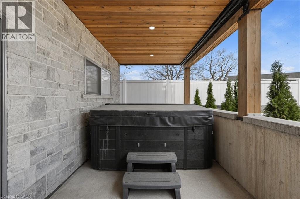 207 Beach Boulevard, Hamilton, ON - Outdoor With Exterior