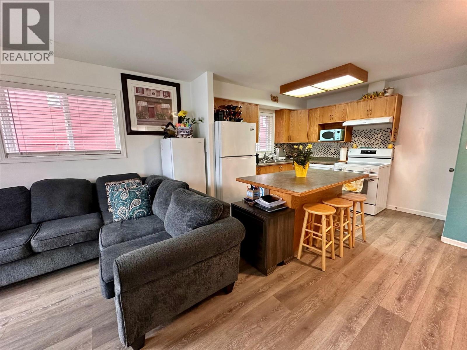 443 Braid Street Unit# 101, Penticton, BC - Indoor Photo Showing Living Room