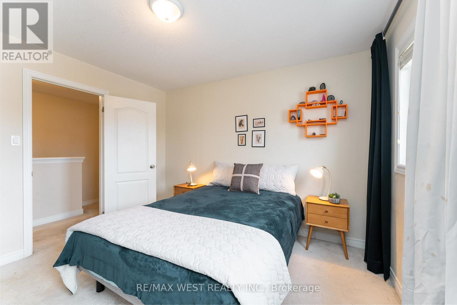 110 Banting Crescent, Essa, ON - Indoor Photo Showing Bedroom