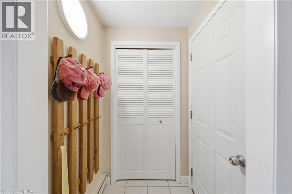 Garage Entry and closet - 37 Parkview Crescent, Kitchener, ON - Indoor Photo Showing Other Room