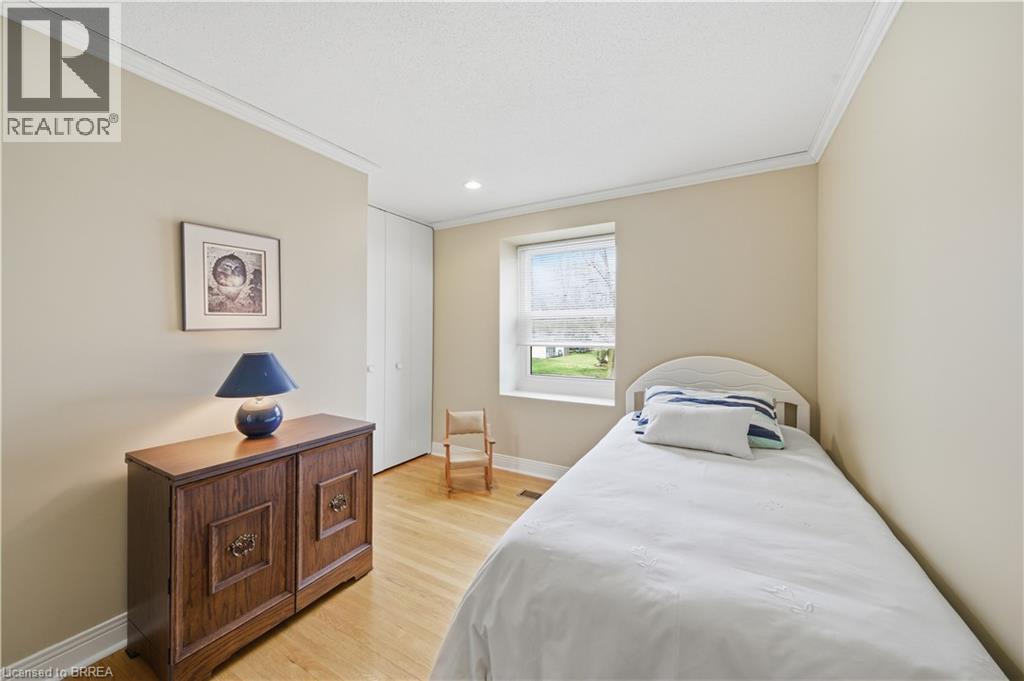 37 Parkview Crescent, Kitchener, ON - Indoor Photo Showing Bedroom