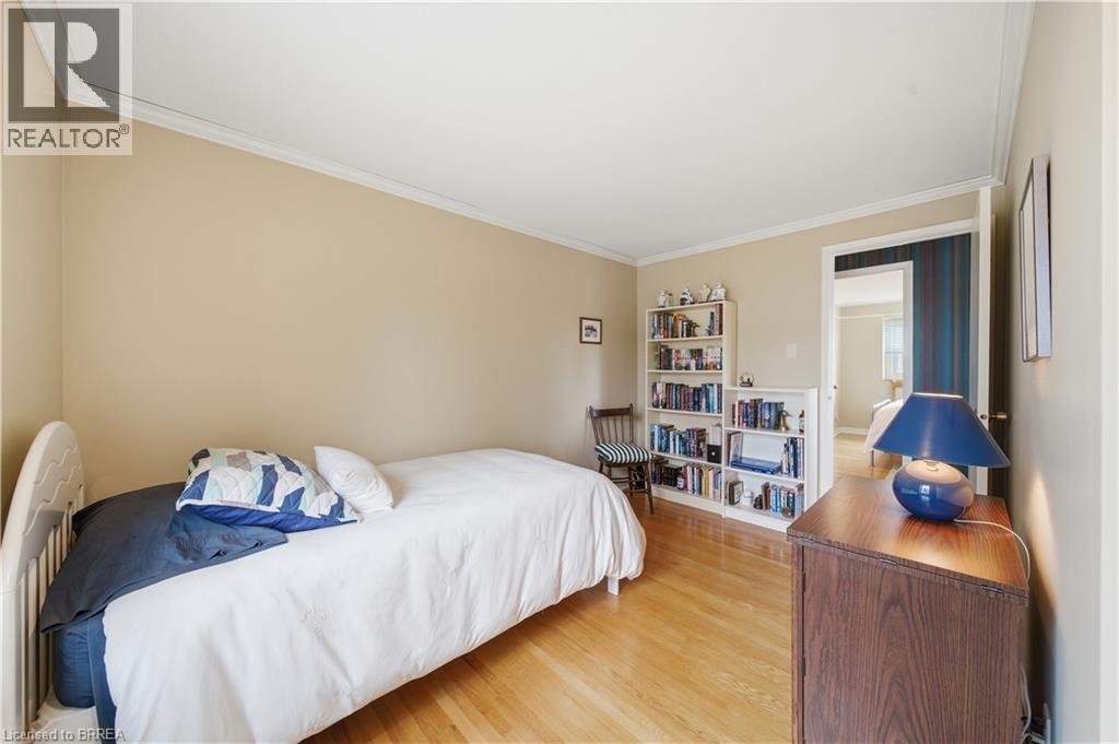37 Parkview Crescent, Kitchener, ON - Indoor Photo Showing Bedroom
