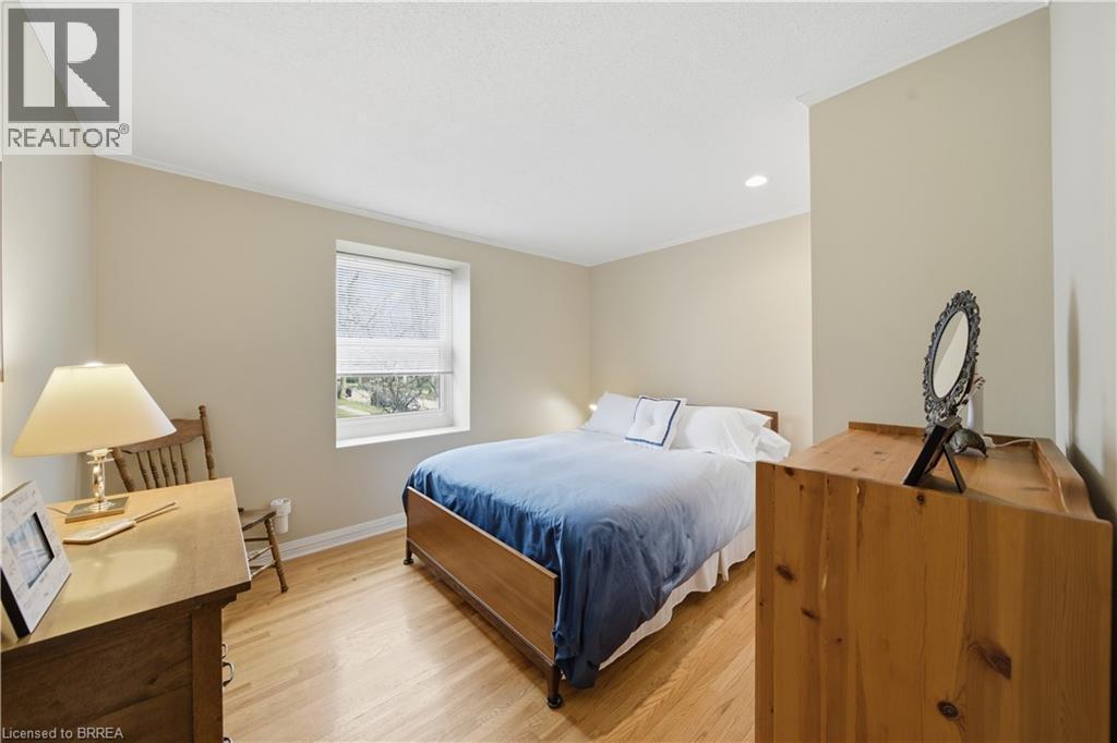 37 Parkview Crescent, Kitchener, ON - Indoor Photo Showing Bedroom