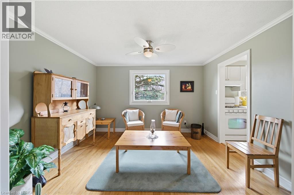 37 Parkview Crescent, Kitchener, ON - Indoor Photo Showing Living Room