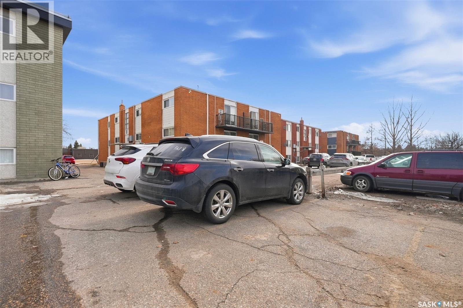 16 3030 Arlington Avenue, Saskatoon, SK - Outdoor