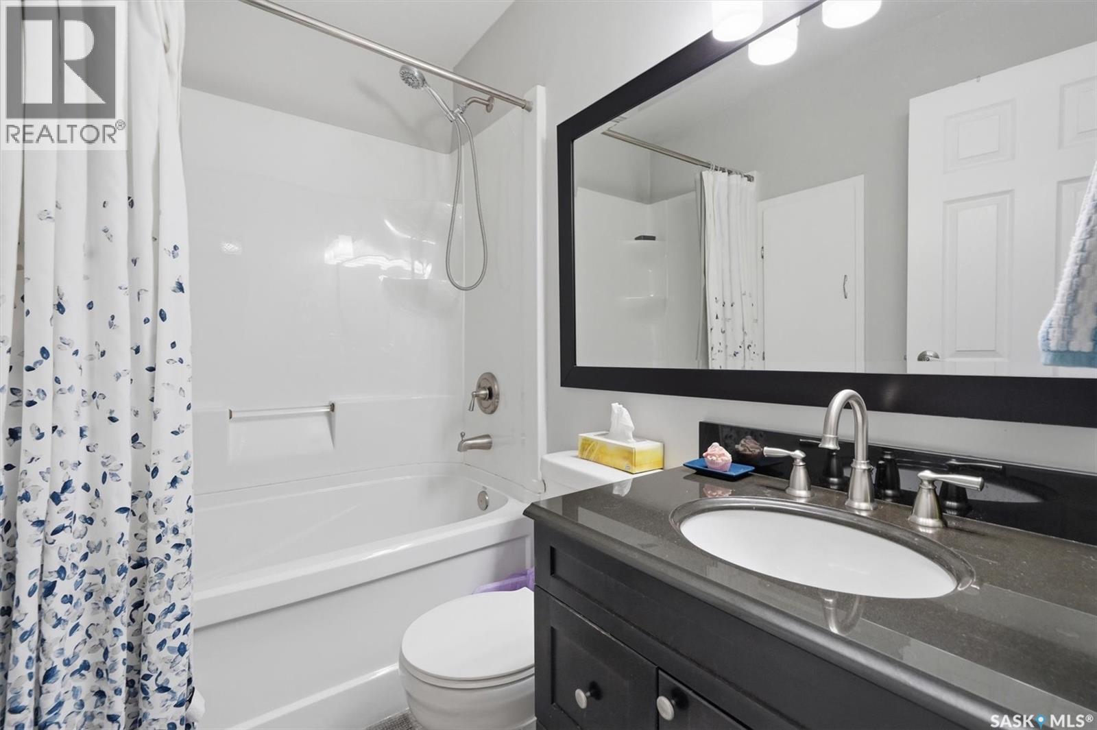 71 331 Pendygrasse Road, Saskatoon, SK - Indoor Photo Showing Bathroom