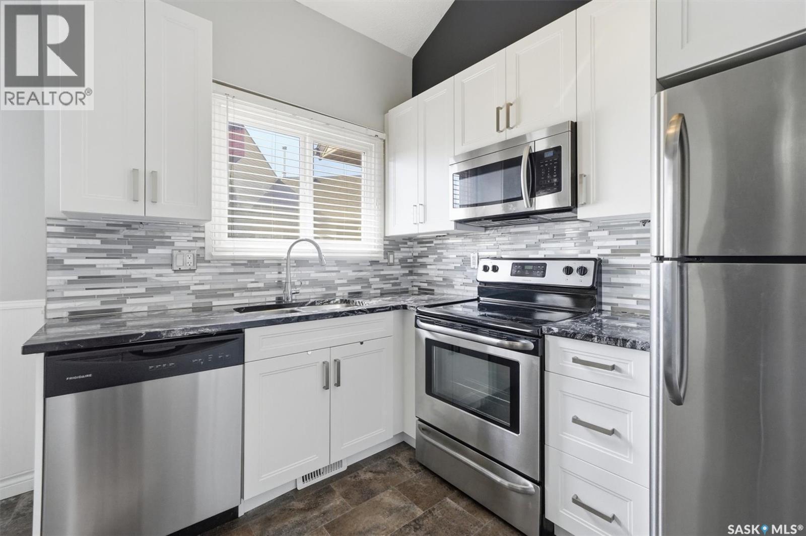71 331 Pendygrasse Road, Saskatoon, SK - Indoor Photo Showing Kitchen With Upgraded Kitchen