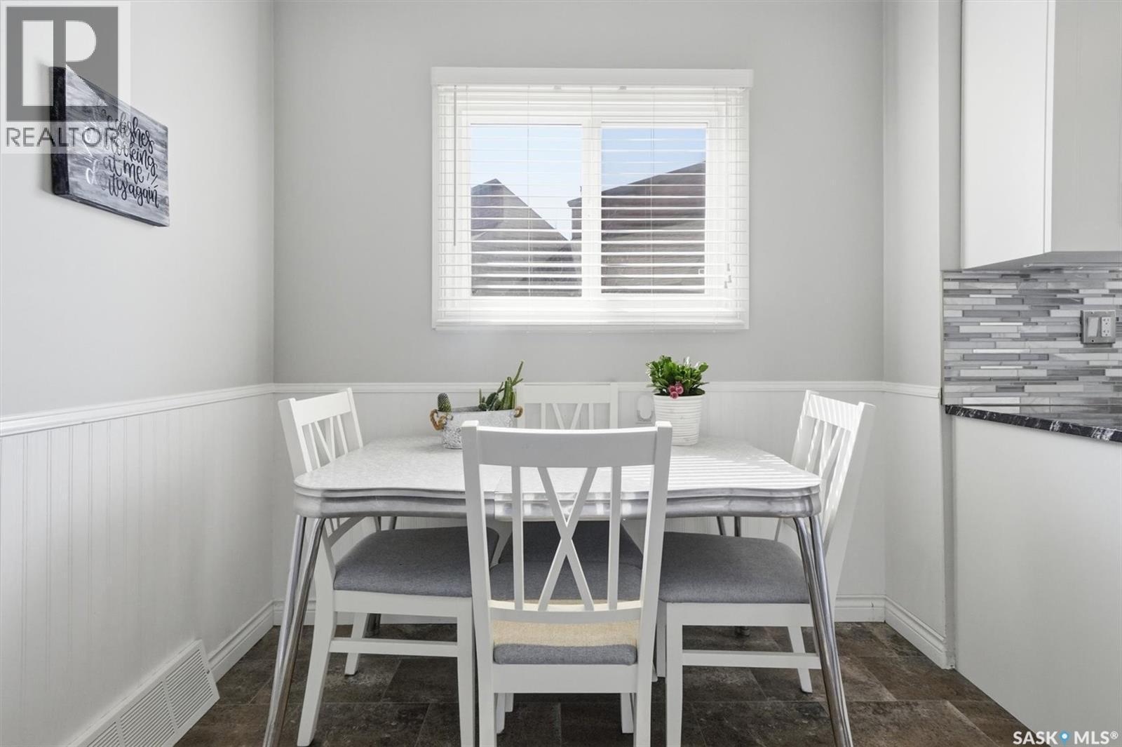 71 331 Pendygrasse Road, Saskatoon, SK - Indoor Photo Showing Dining Room