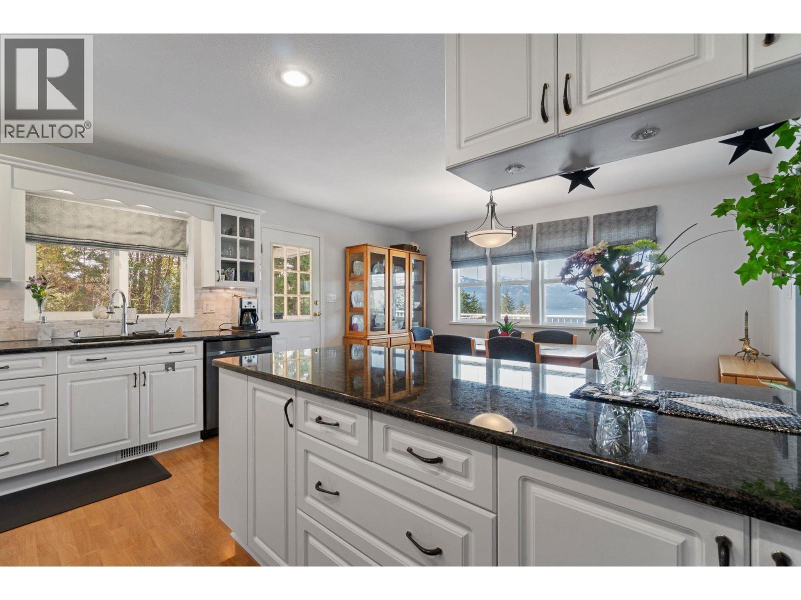 3471 Mcbride Road, Blind Bay, BC - Indoor Photo Showing Kitchen With Upgraded Kitchen
