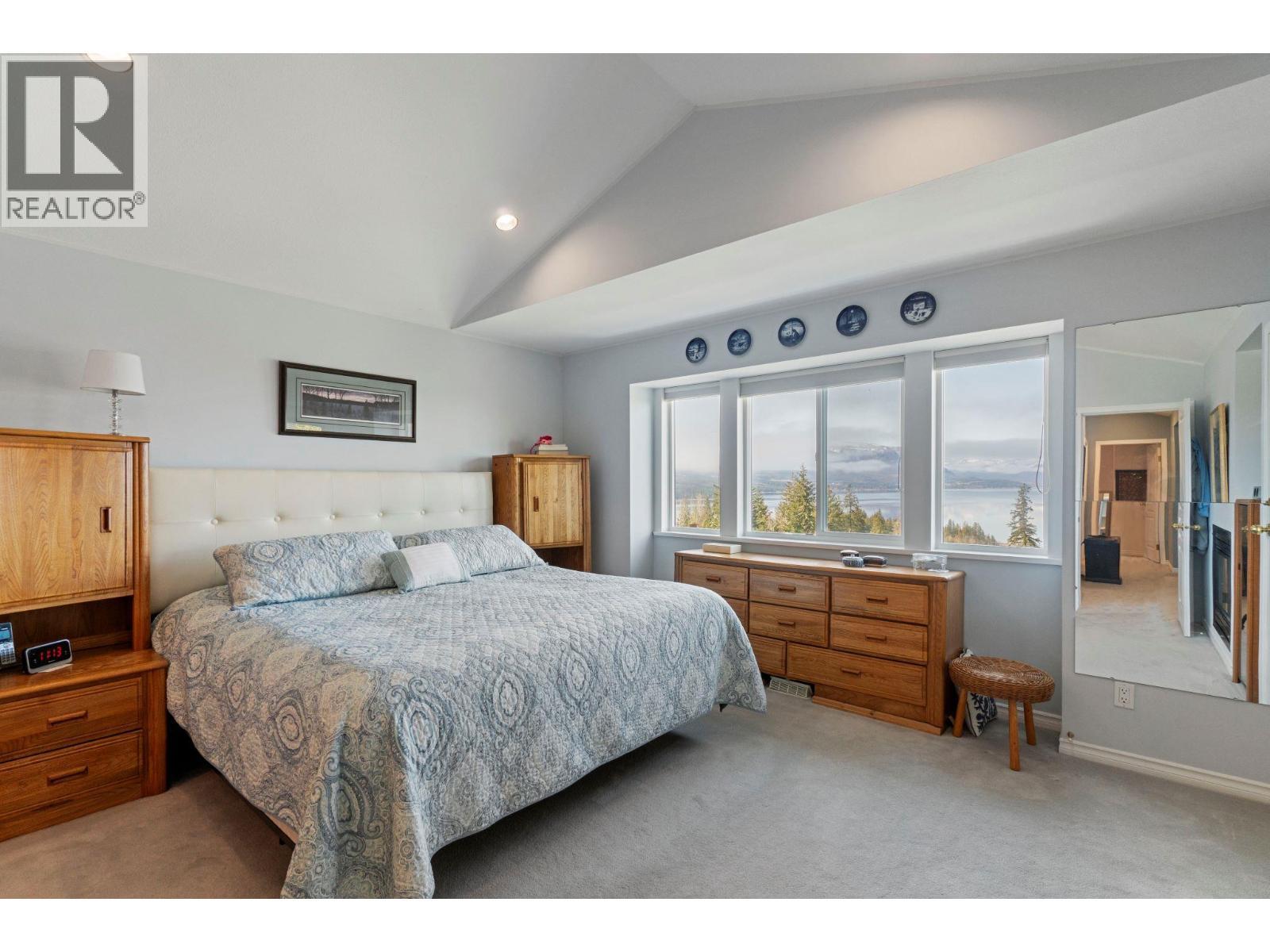 3471 Mcbride Road, Blind Bay, BC - Indoor Photo Showing Bedroom