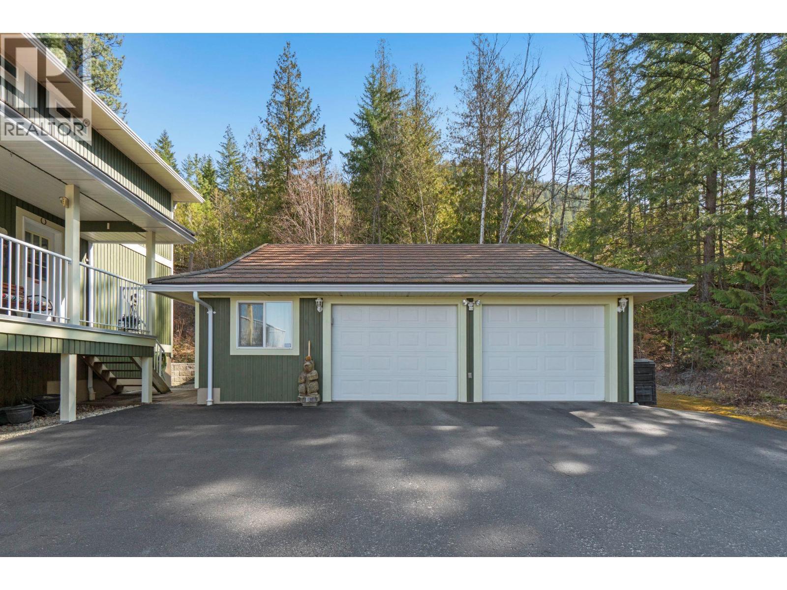 3471 Mcbride Road, Blind Bay, BC - Outdoor