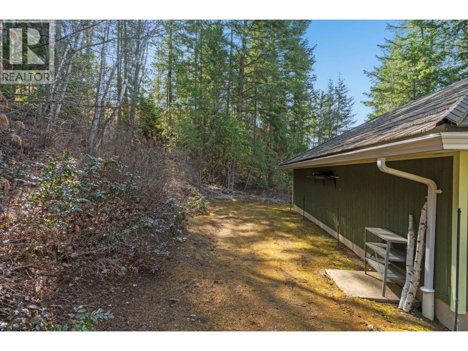 3471 Mcbride Road, Blind Bay, BC - Outdoor