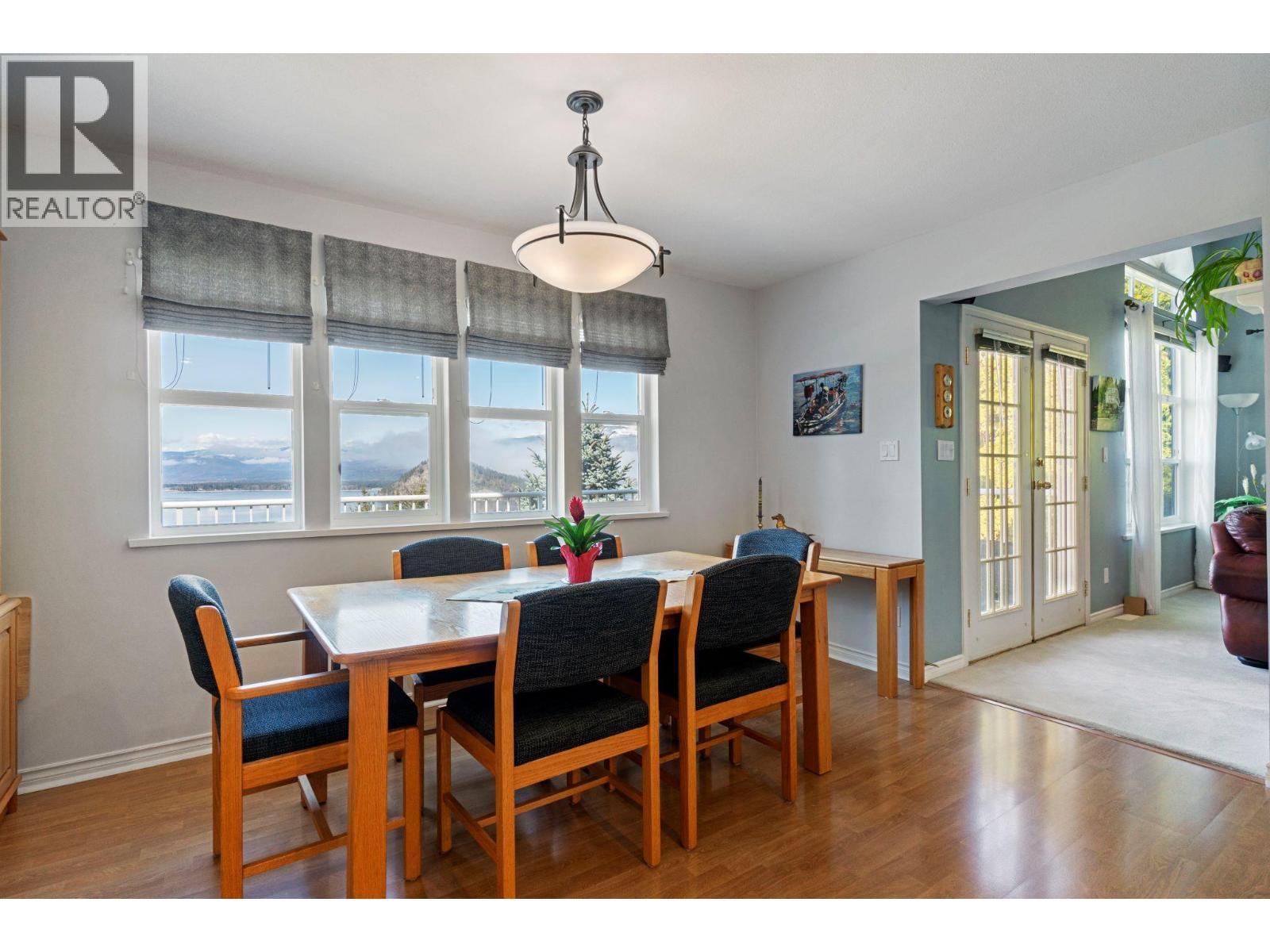 3471 Mcbride Road, Blind Bay, BC - Indoor Photo Showing Dining Room