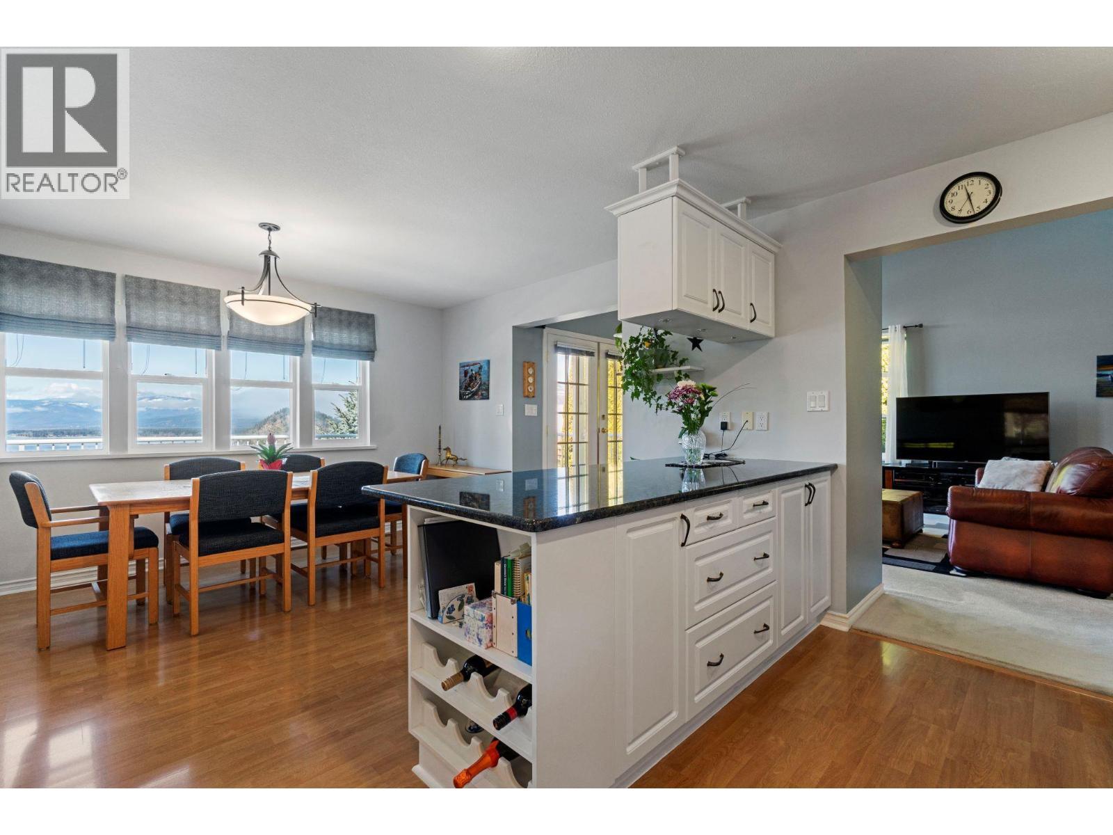 3471 Mcbride Road, Blind Bay, BC - Indoor