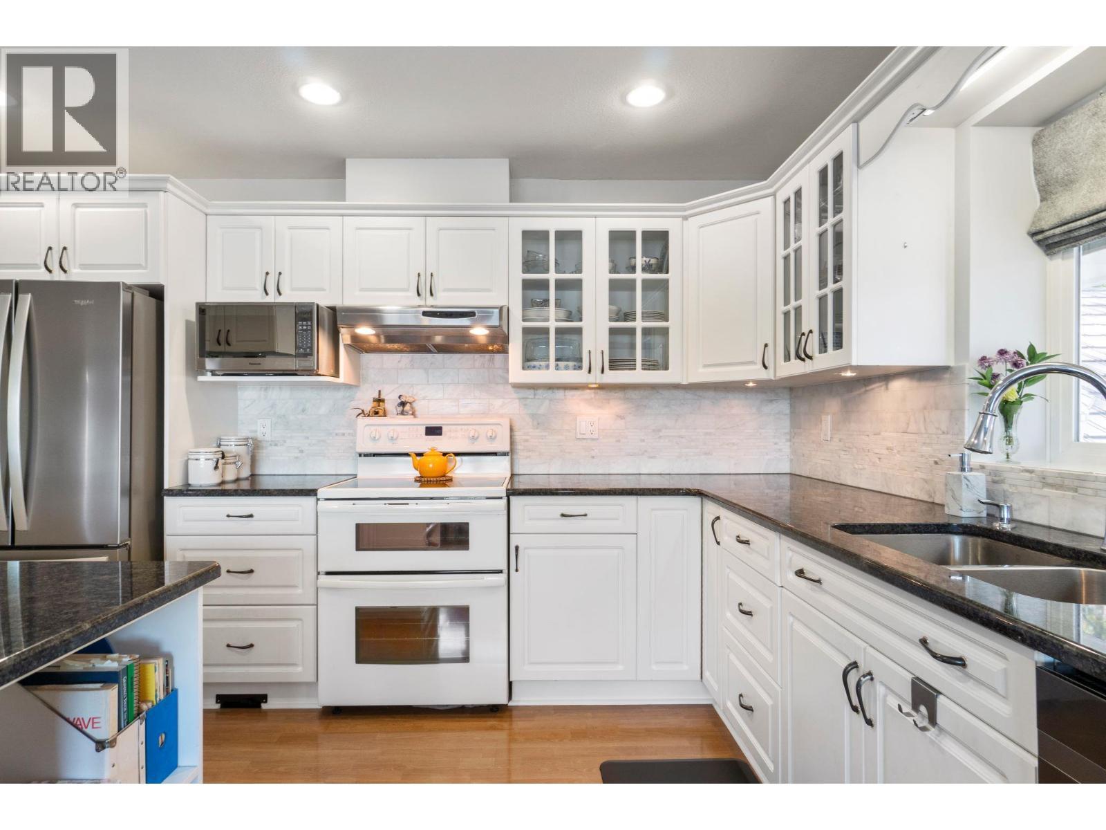 3471 Mcbride Road, Blind Bay, BC - Indoor Photo Showing Kitchen With Double Sink