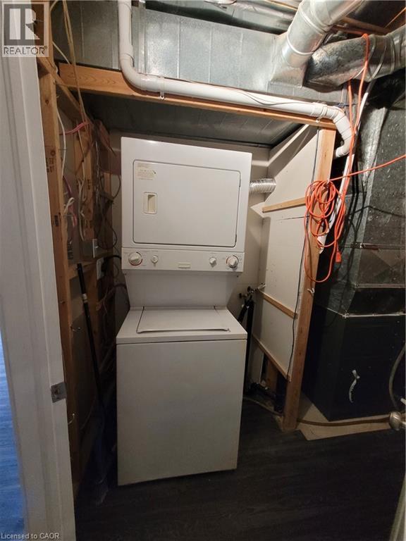 52 Kittyhawk Drive Unit# Lower, Hamilton, ON - Indoor Photo Showing Laundry Room