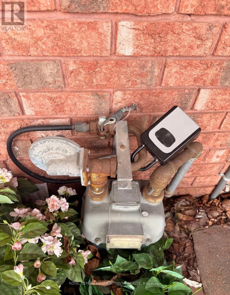 5048 Willowood Drive, Mississauga, ON