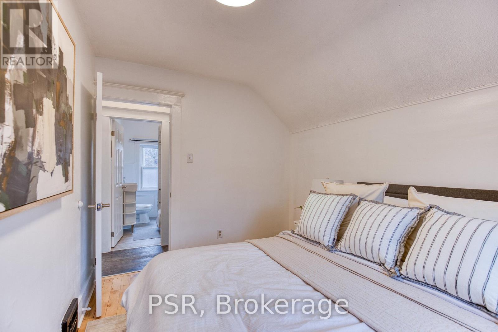 57 Eby Street S, Kitchener, ON - Indoor Photo Showing Bedroom